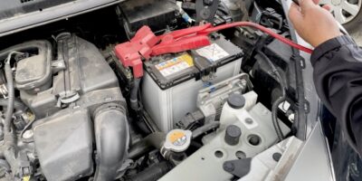 車のバッテリー